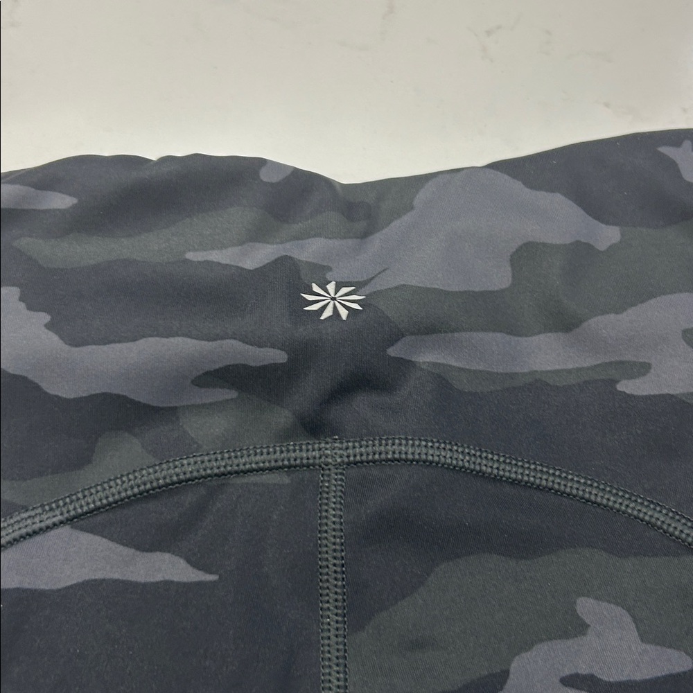 ATHLETA Ultimate Stash Pocket Camo 7/8 Tight #531773 Size Medium - Picture 6 of 8